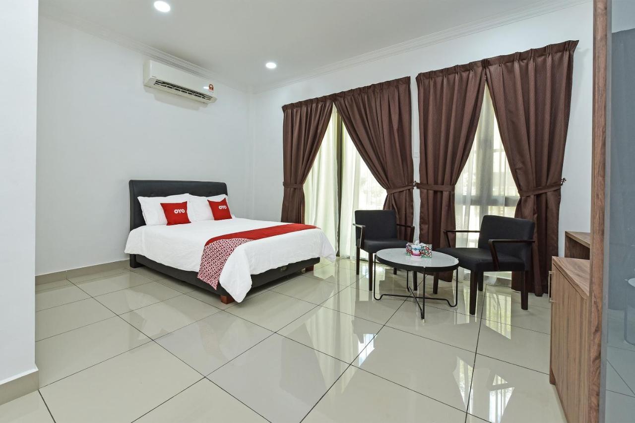 Capital O 90614 Cvia Ummul Hotel Padang Besar Exterior foto